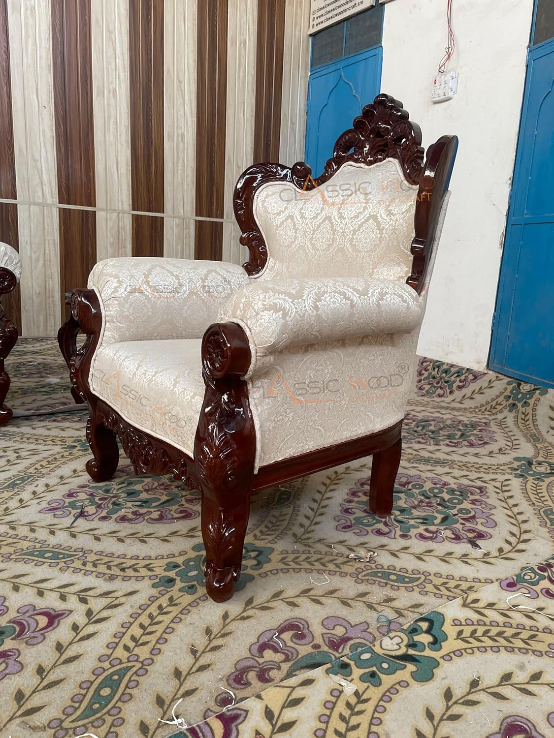 Luxury Victorian Wooden Sofa Set 3+1+1 with Center Table Handcrafted Teakwood Furniture - Image 5