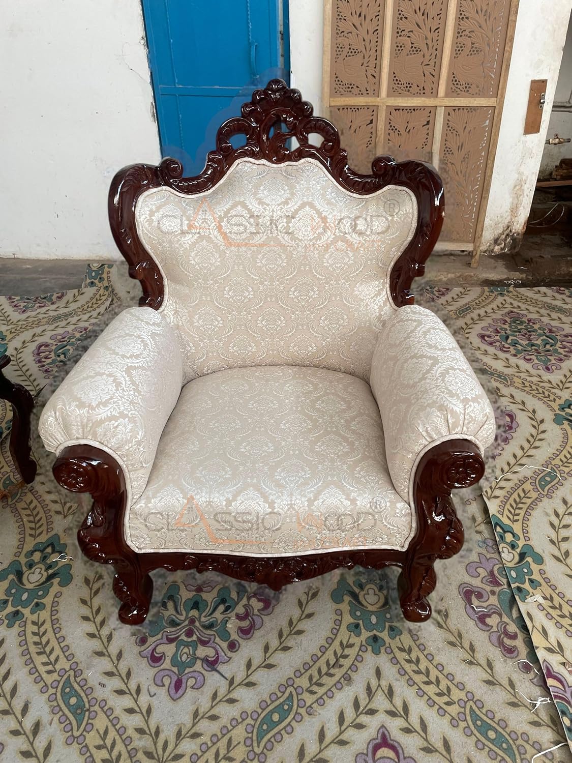 Luxury Victorian Wooden Sofa Set 3+1+1 with Center Table Handcrafted Teakwood Furniture - Image 3